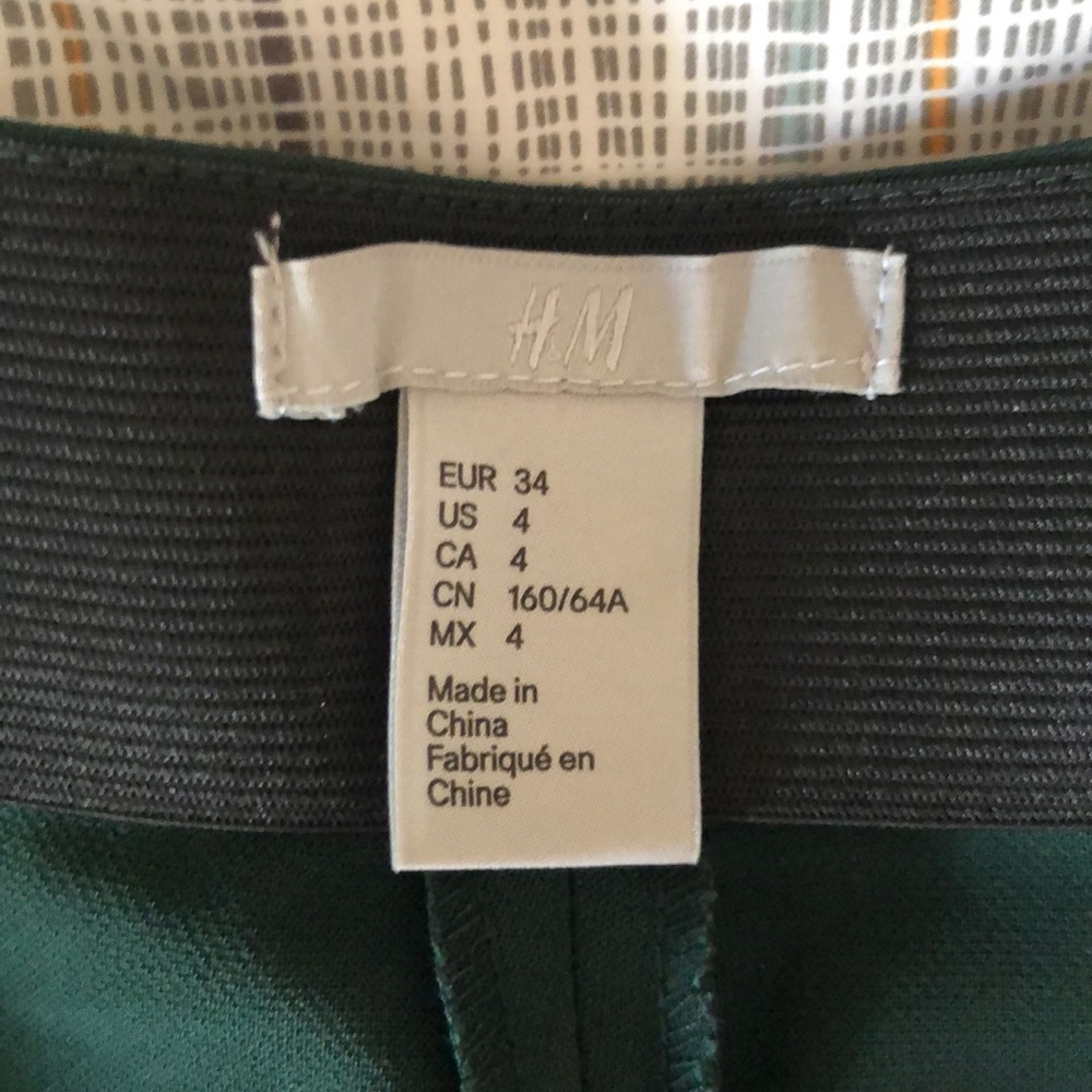 H&M shorts - Picture 2 of 2